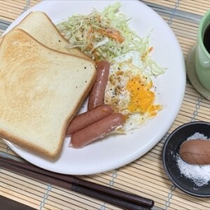 ザ！朝ごはん　ウインナーと目玉焼き